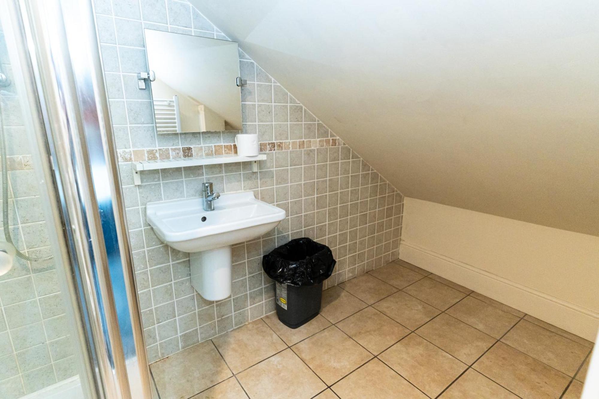 Apartment 461 Shirley Road Hall B28 8ql Birmingham